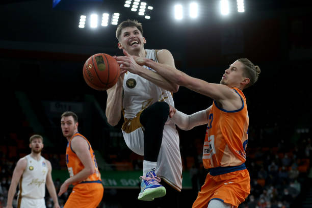 强强对话的 强强对话的